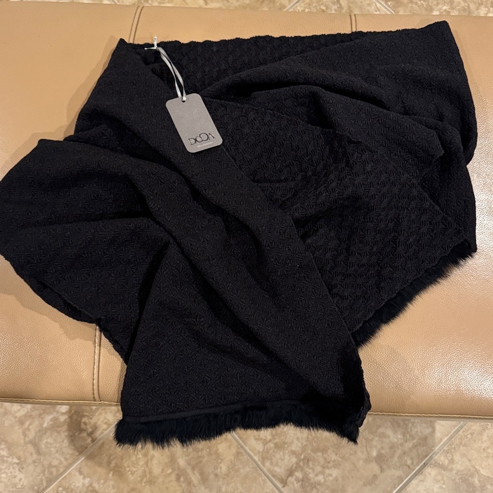 Made in France 🇫🇷 Deca Black Textured Scarf